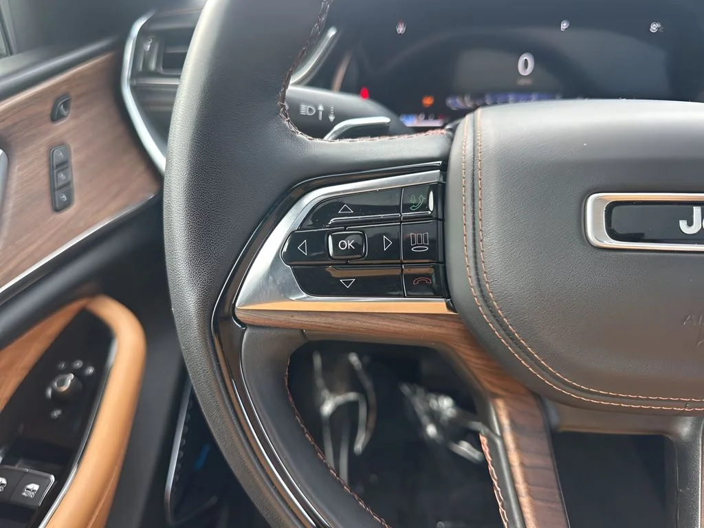 Used 2022 Black Jeep Summit image 17