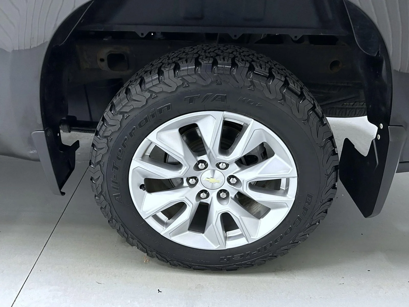 Used 2021 Black Chevrolet Custom image 22
