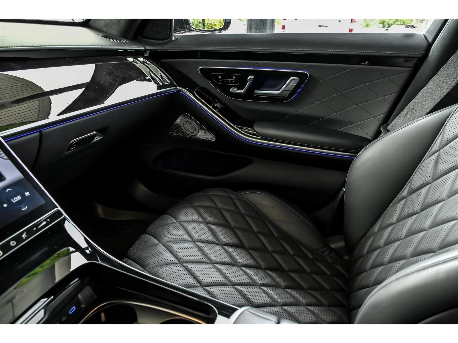 Used 2023 Black Mercedes-Benz S 580 4MATIC® image 22