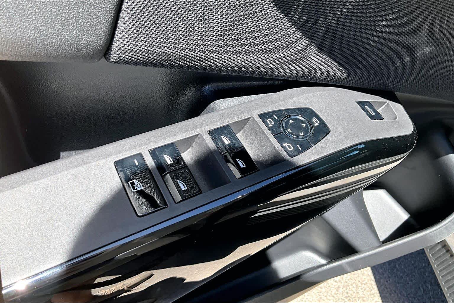 New 2026 Dune Grey Metallic BMW 30 xDrive image 19