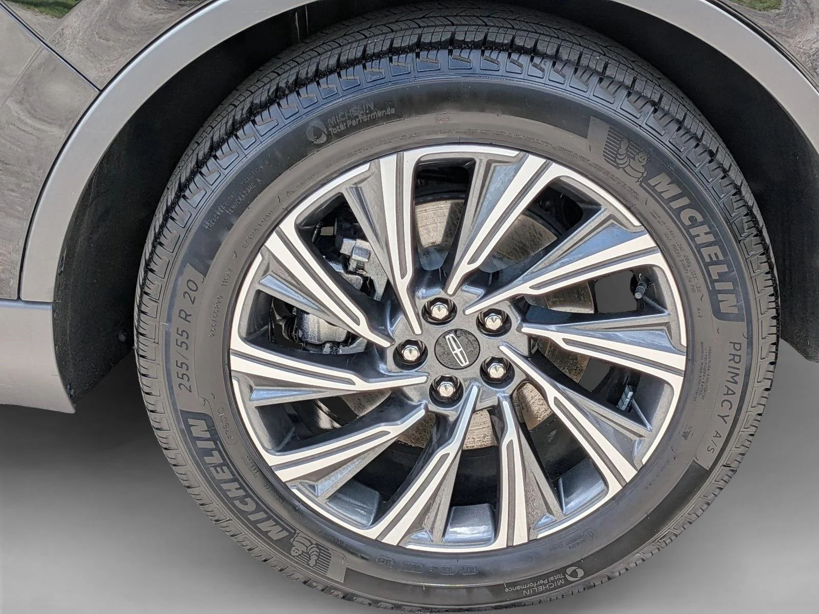 Used 2025 Infinite Black Metallic Clearcoat Lincoln Premiere image 24