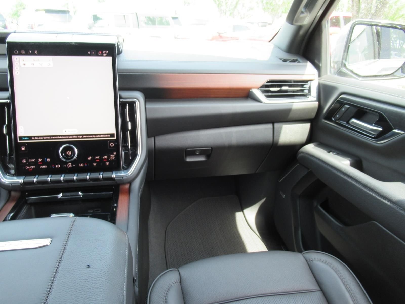 Used 2025 Silver GMC Denali image 14