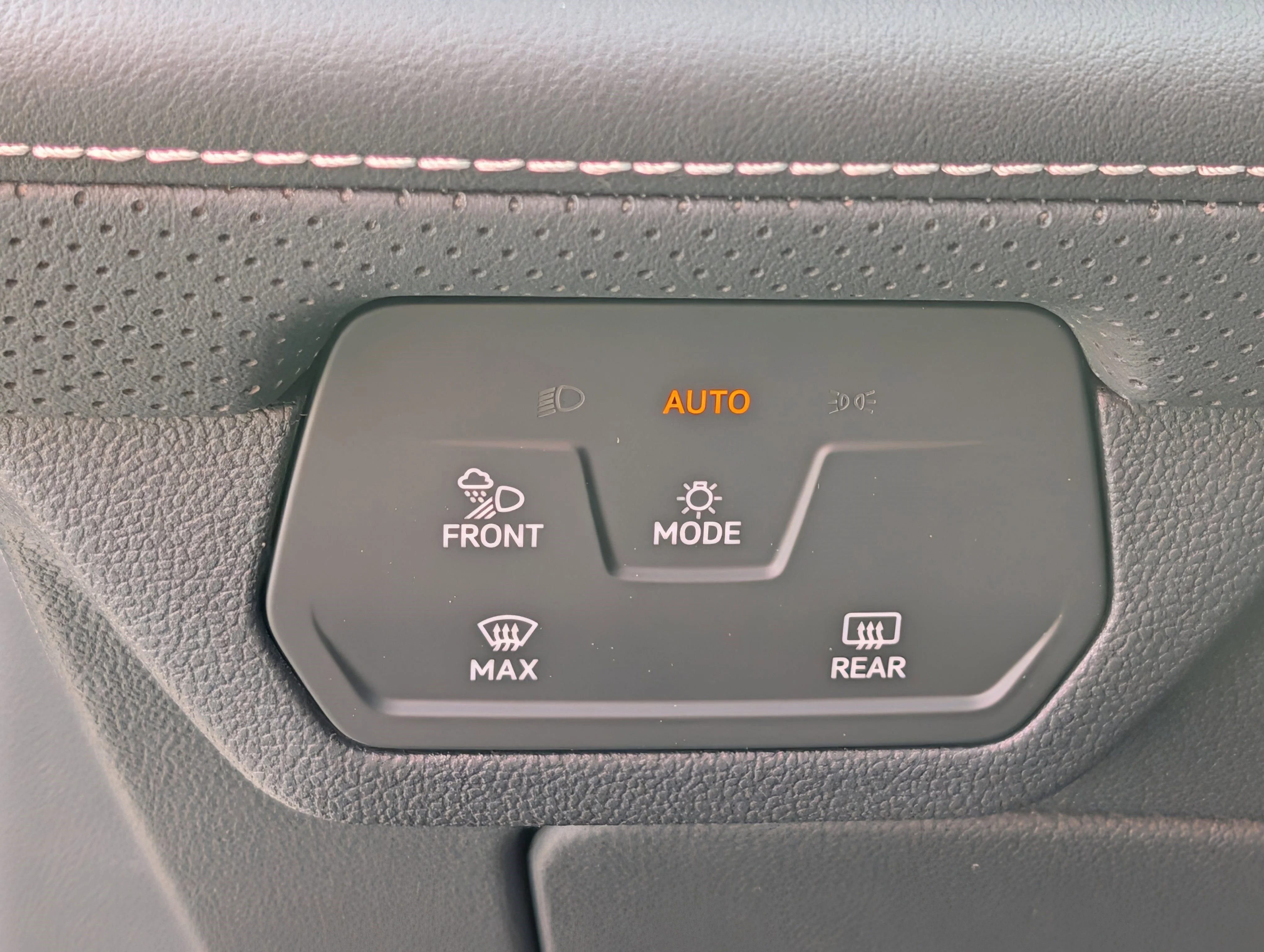New 2026 Opal White Pearl Volkswagen 2.0T SE image 11