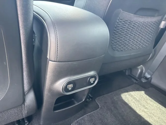 Used 2023 Abyss Black Hyundai SEL image 31