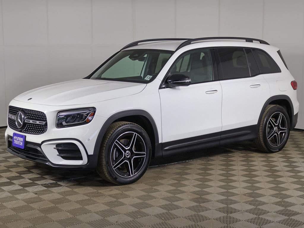 Used 2025 White Mercedes-Benz GLB 250 image 7