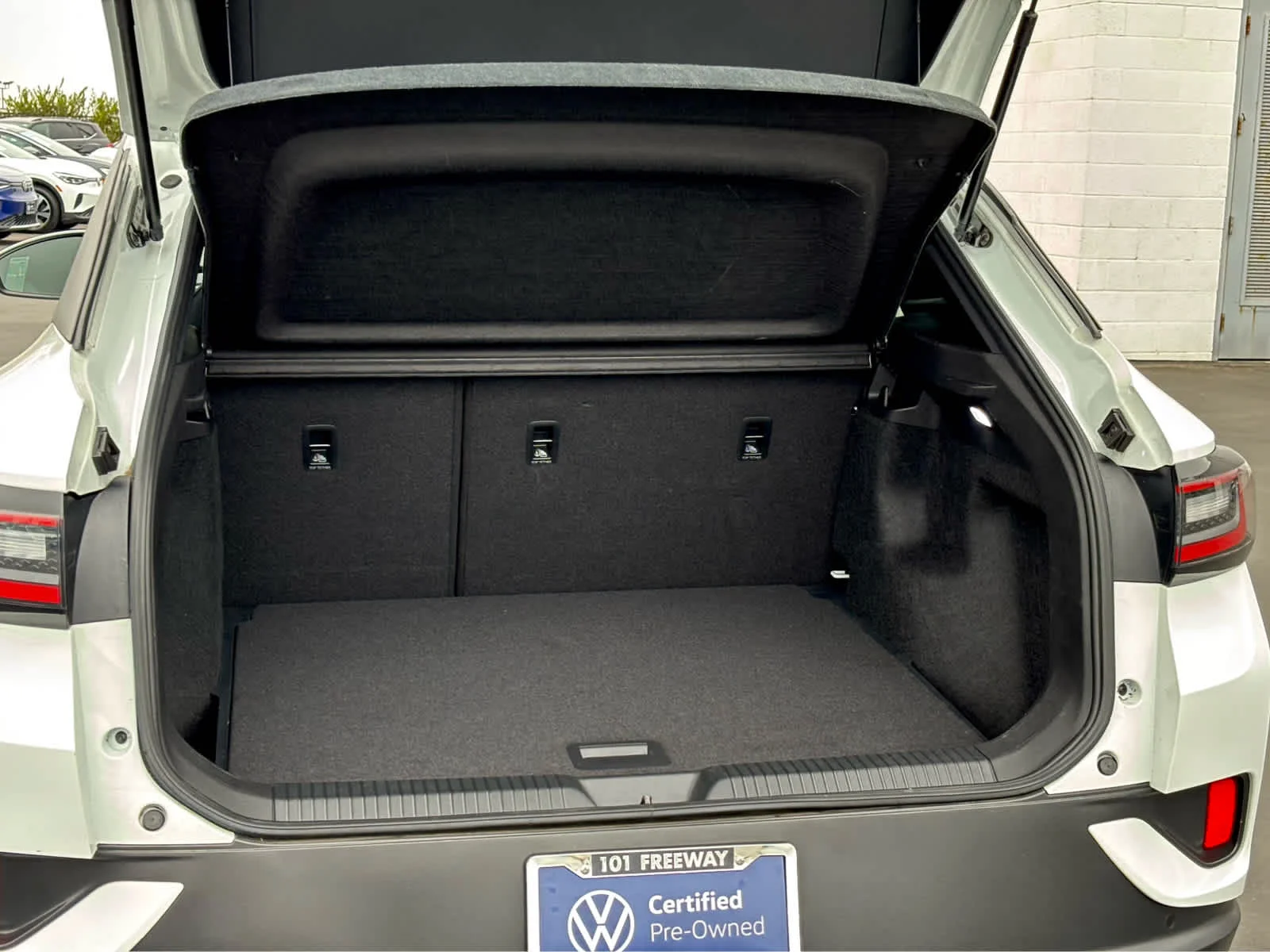 Certified Used 2023 Pure White Volkswagen Pro image 24