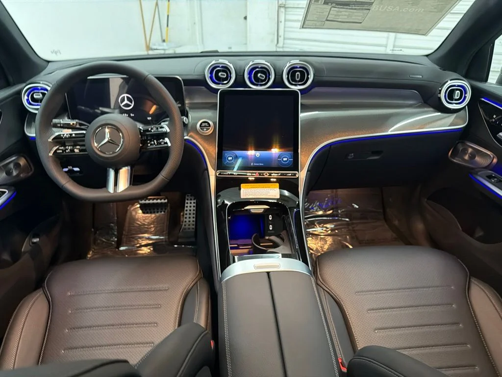 New 2027 White Mercedes-Benz GLC 300 image 21