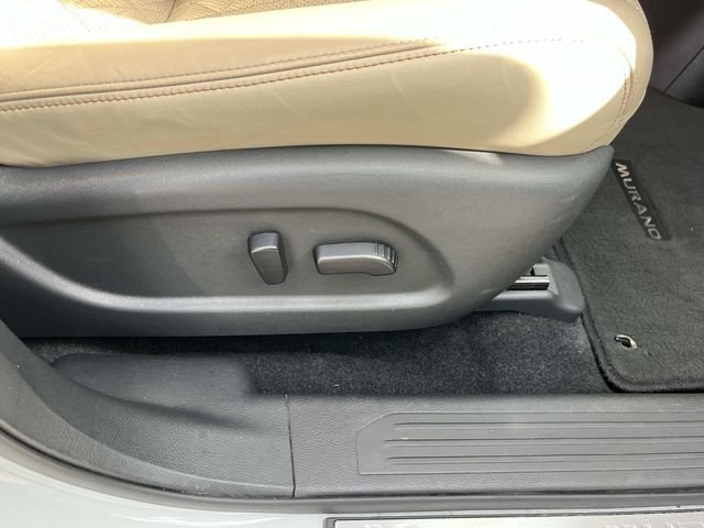 Used 2023  Nissan Platinum image 24