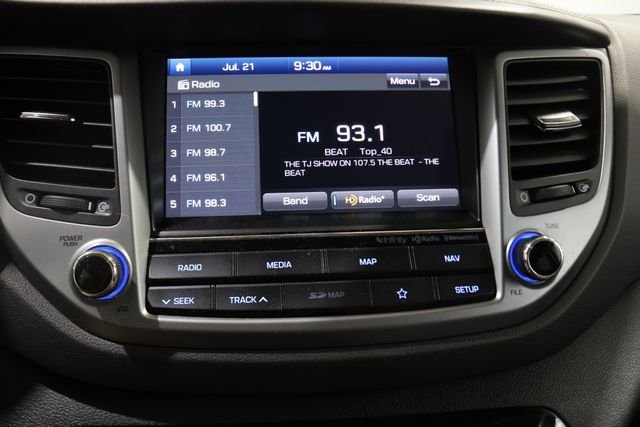 Used 2018 Silver Hyundai SEL Plus image 19