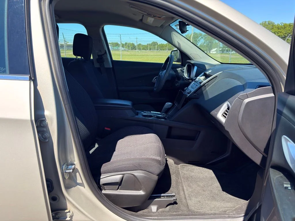 Used 2013 Gold Chevrolet LS image 28