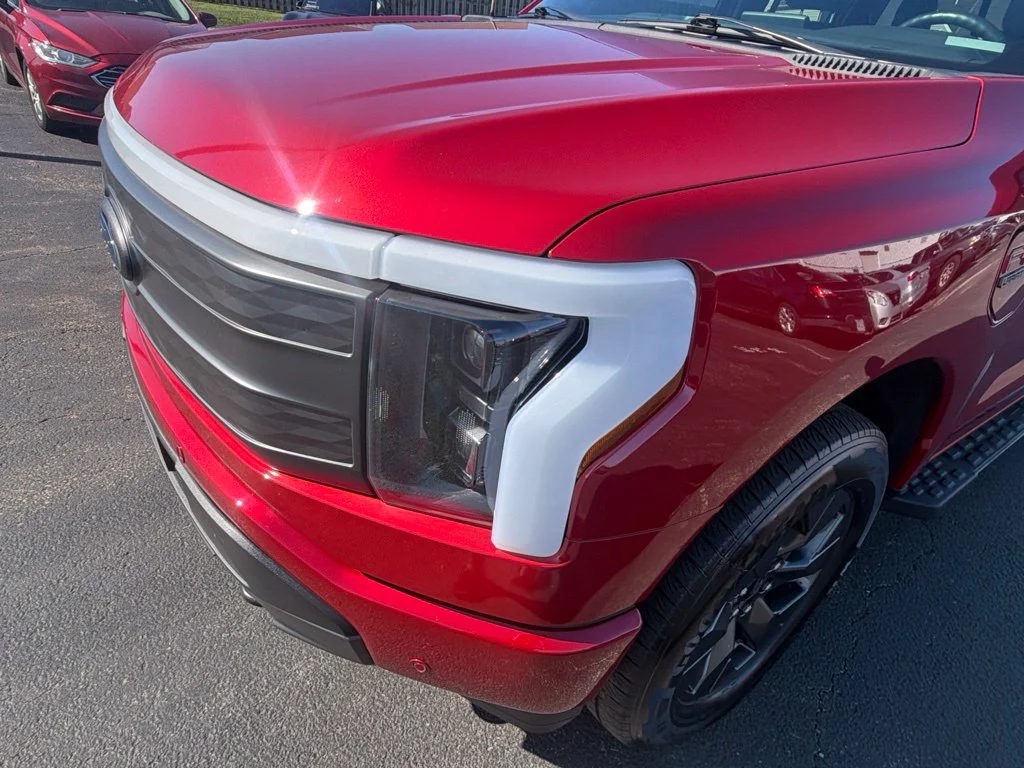 Used 2023 Red Metallic Ford Lariat image 17