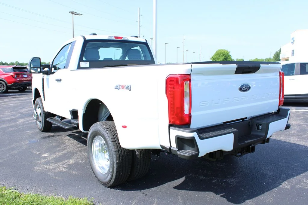 New 2026 Oxford White Ford F-350® XL image 11