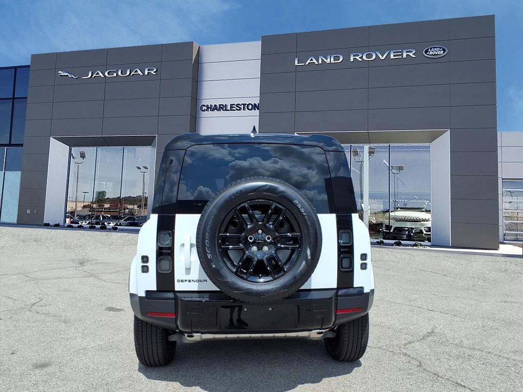 Certified Used 2026 Fuji White Land Rover S image 4