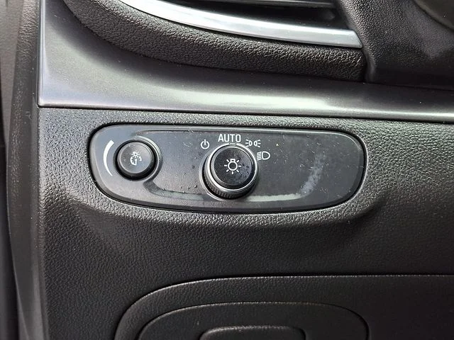 Used 2020 White Buick Preferred image 24
