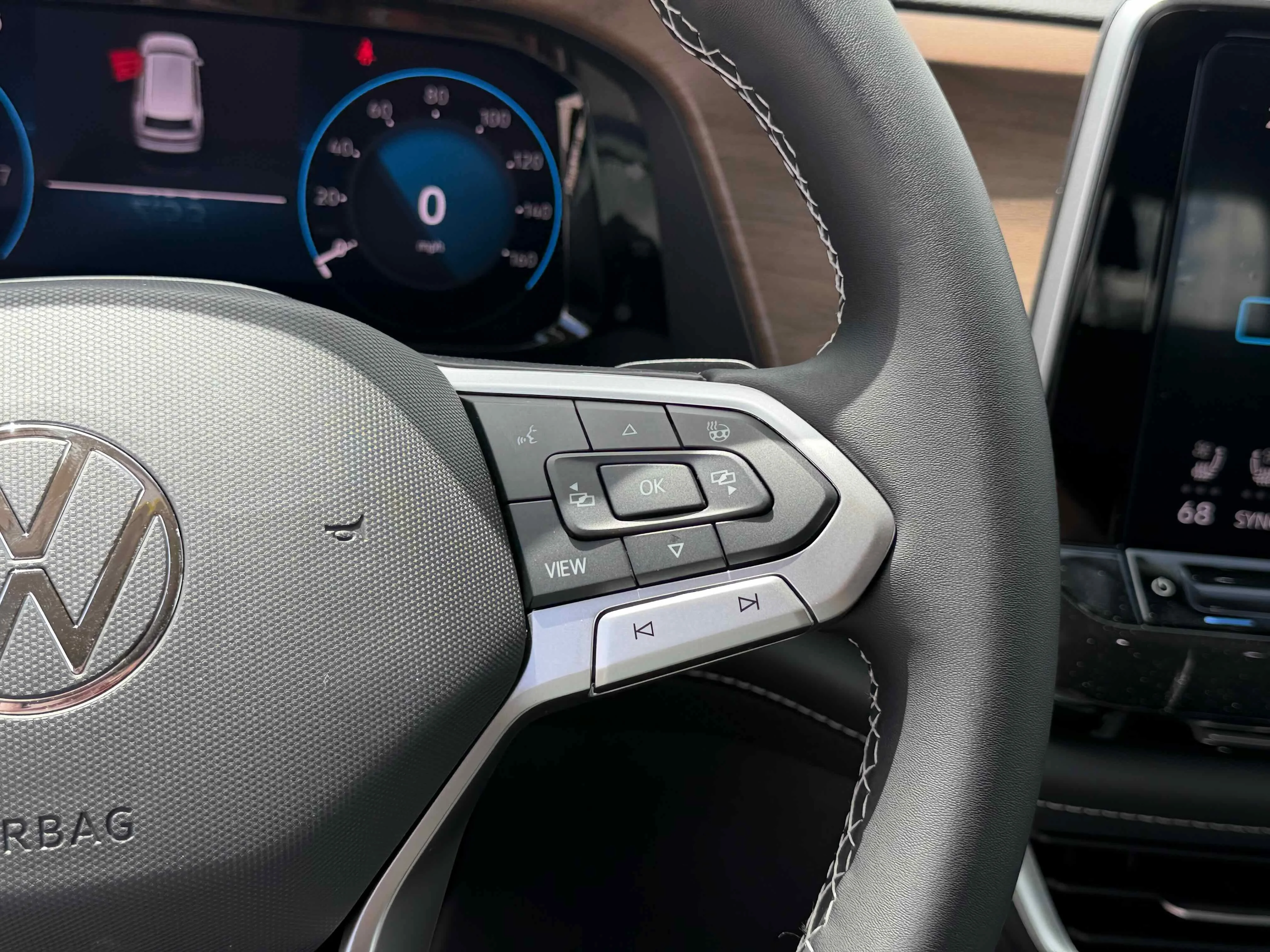 New 2026 Green Volkswagen 2.0T SE w/Technology image 18