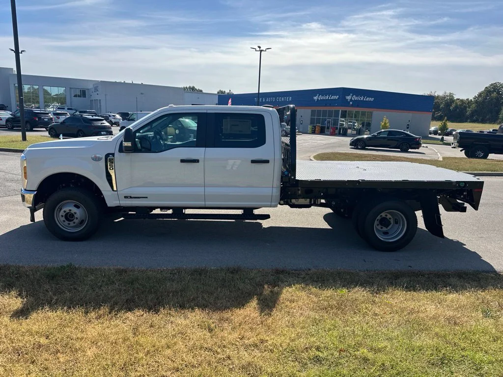New 2026 Oxford White Ford F-350® XL image 4
