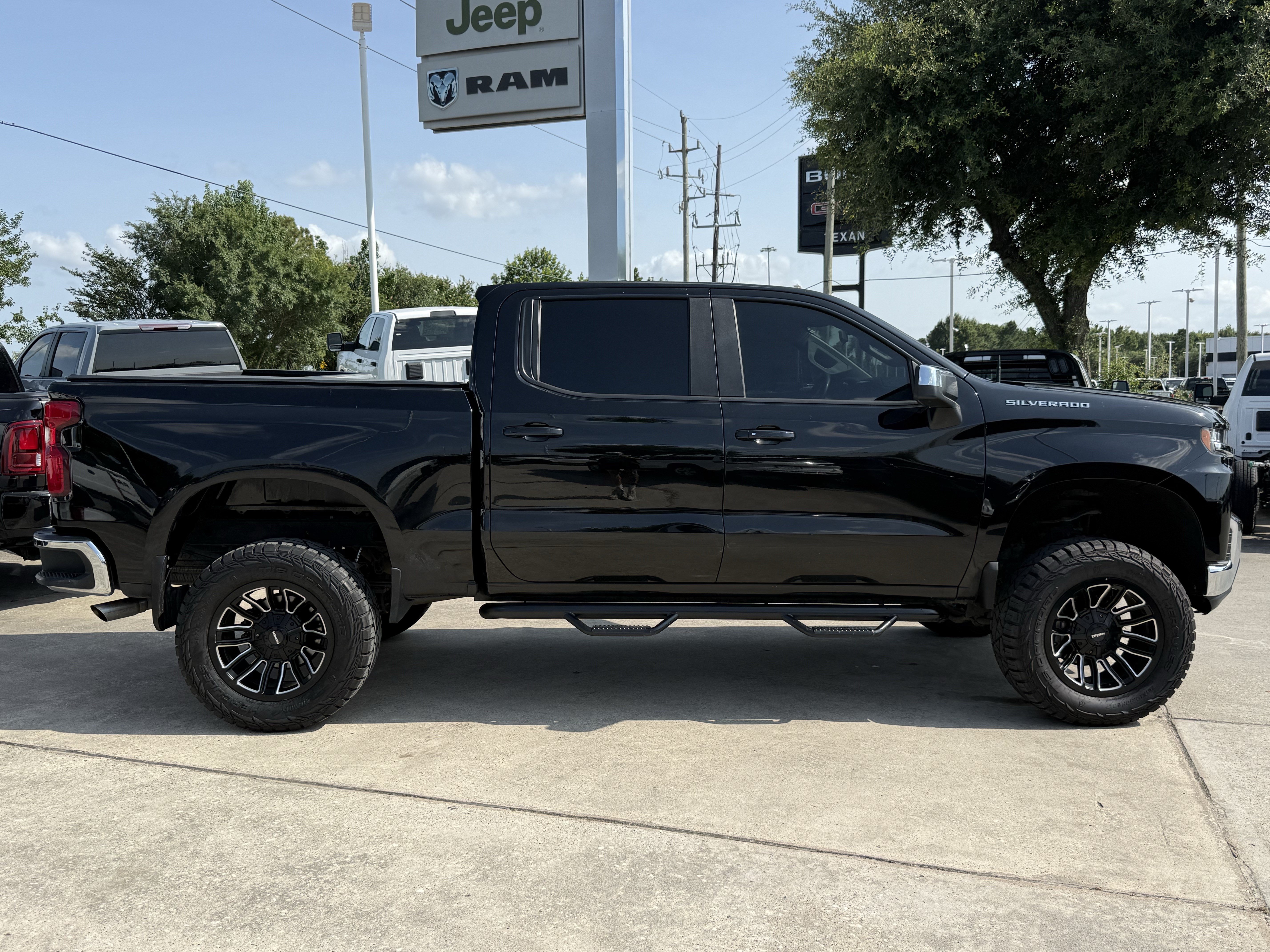 Used 2020 Black Chevrolet LT image 3