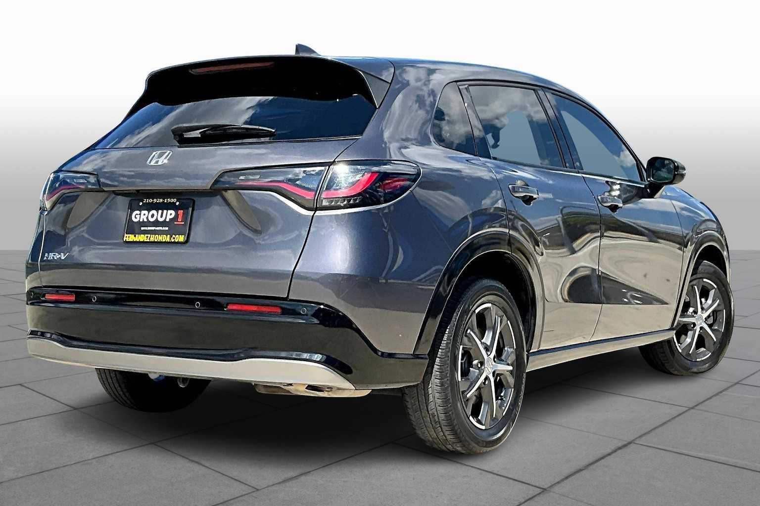 Used 2023 Modern Steel Metallic Honda EX-L image 13