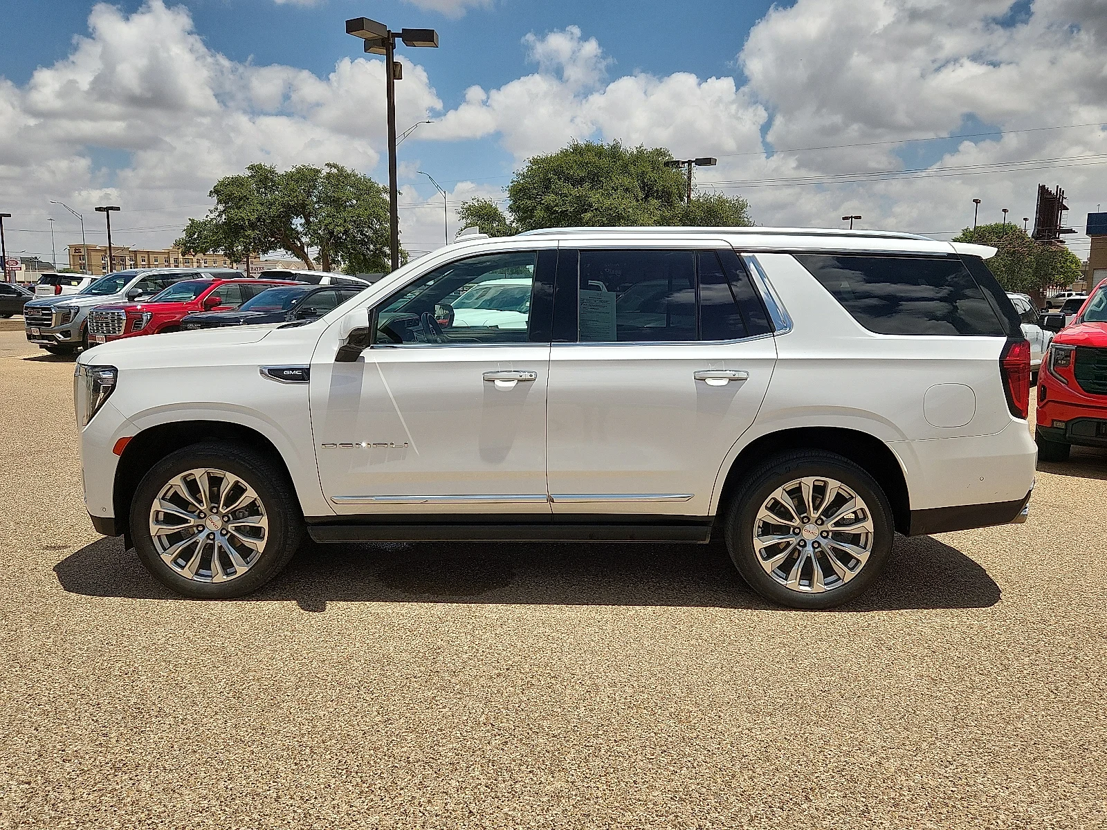 Used 2024 White GMC Denali image 2