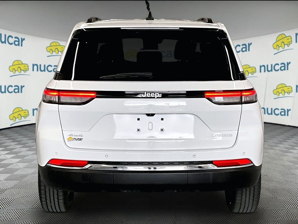 Used 2025 Bright White Clearcoat Jeep Laredo image 5
