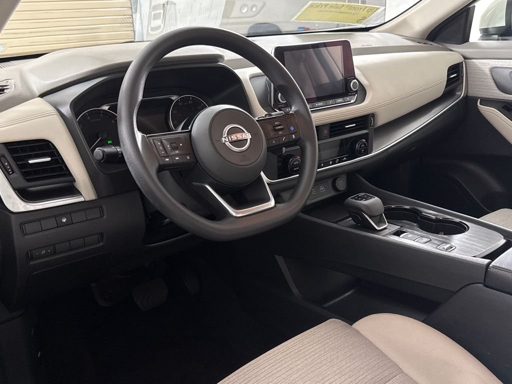 2023 Nissan Rogue SV - Photo 14