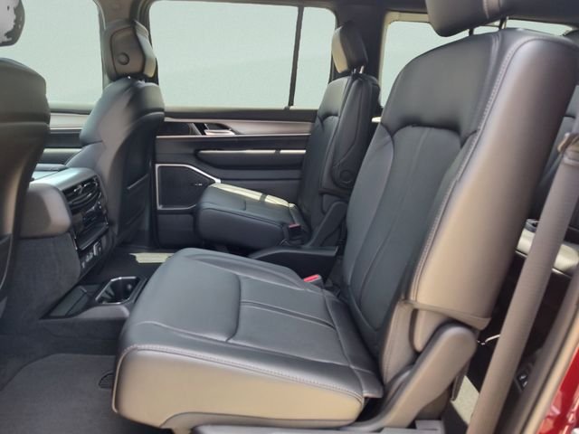 New 2026 Velvet Red Pearl-Coat Exterior Paint Jeep  image 30