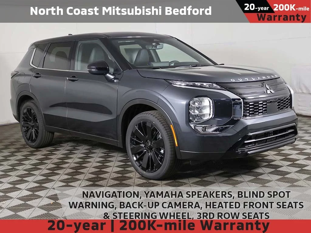 2026 Mitsubishi Outlander LE FWD's photo