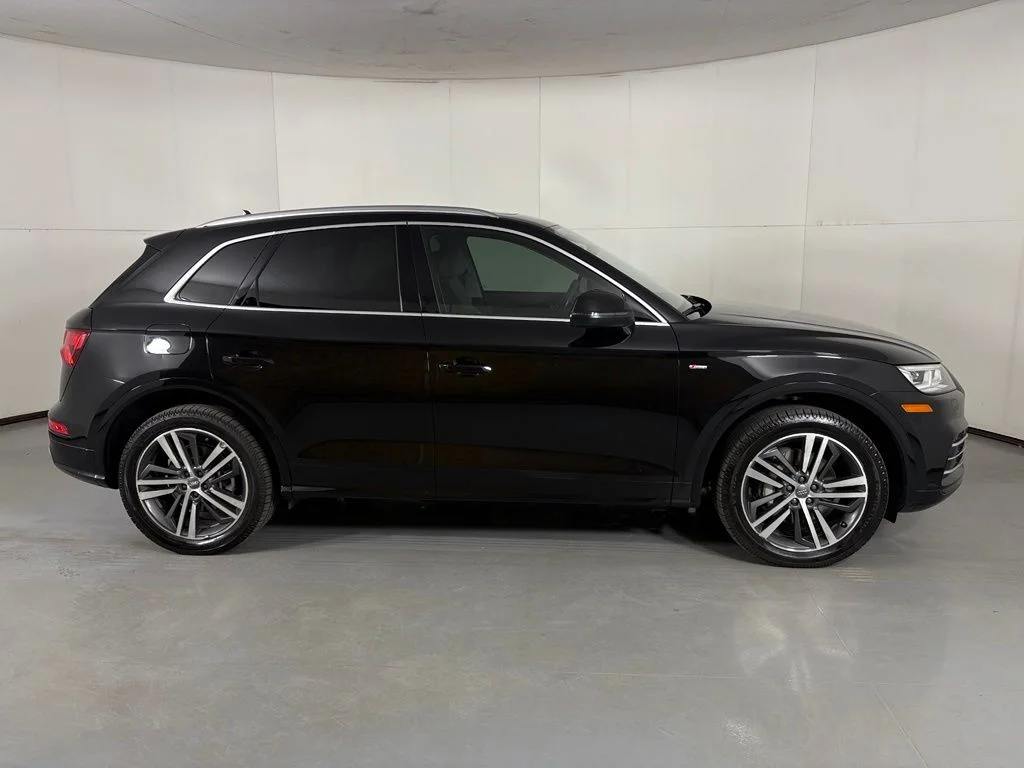 Used 2020 Black Metallic Audi 55 Premium image 9