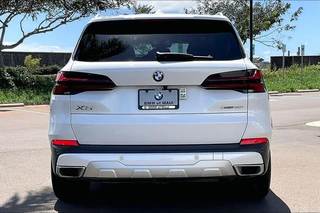 Certified Used 2024 Mineral White Metallic BMW xDrive40i image 4
