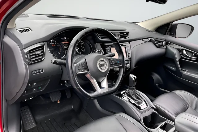 Used 2022 Red Nissan SL image 13