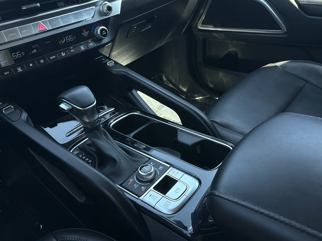 Used 2025 Ebony Black Kia S image 13