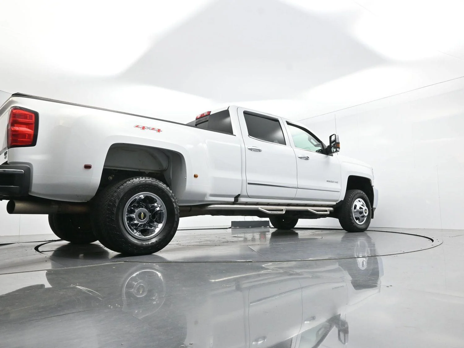 Used 2018 SUMMIT WHITE Chevrolet LTZ image 47
