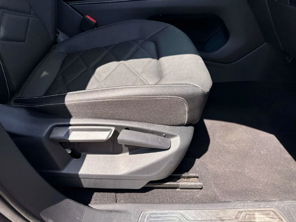 Used 2025 Gray Volkswagen 2.0T SE w/Technology image 20
