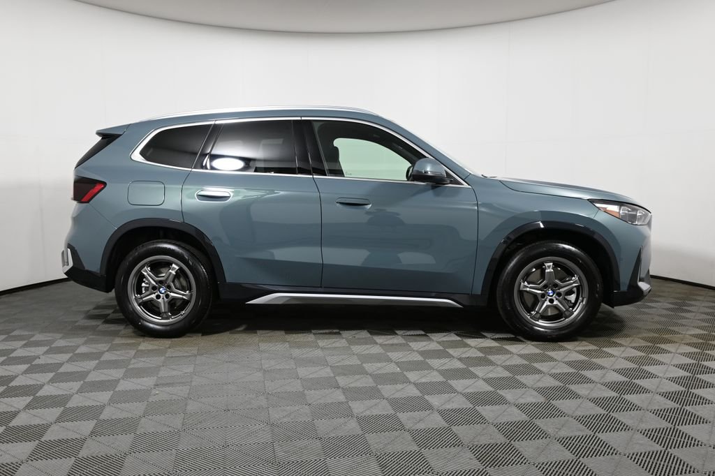 New 2026 Green Metallic BMW xDrive28i image 8