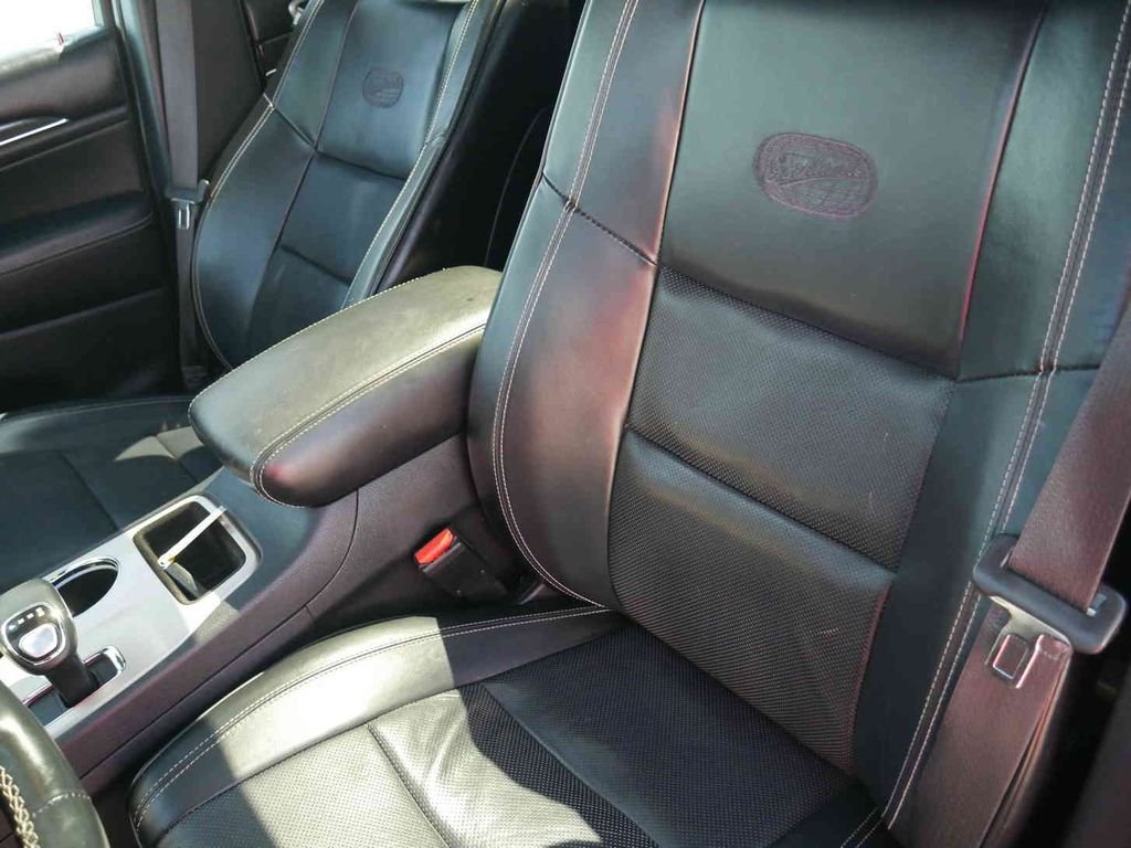Used 2015 Black Jeep Overland image 27