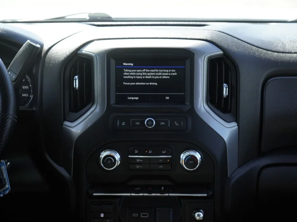 Certified Used 2022 White GMC Pro image 22