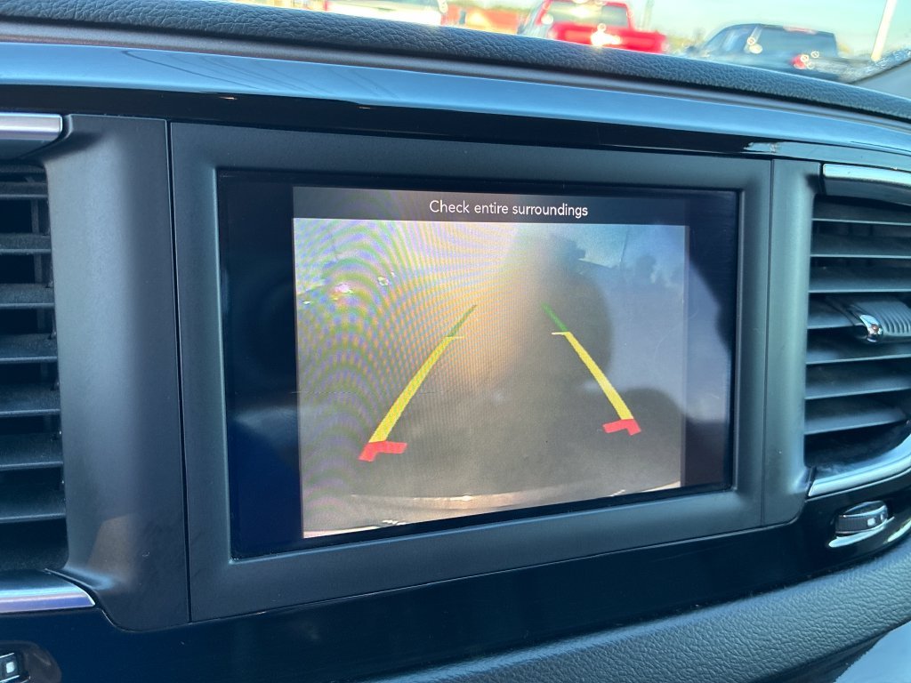Used 2019 Gray Chrysler Touring L image 15
