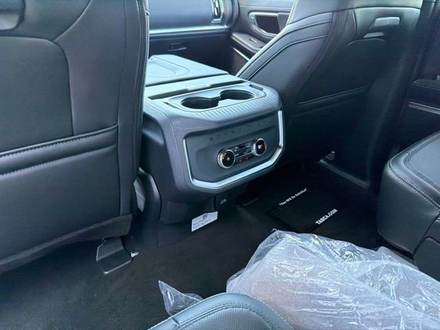 New 2027 Star White Metallic Tri-Coat Ford Platinum image 8