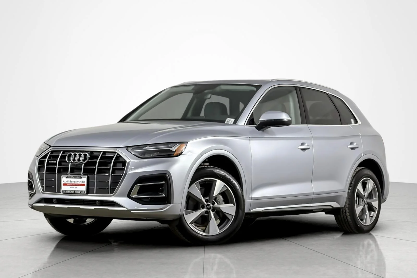 2023 Audi Q5 40 Premium Plus's photo