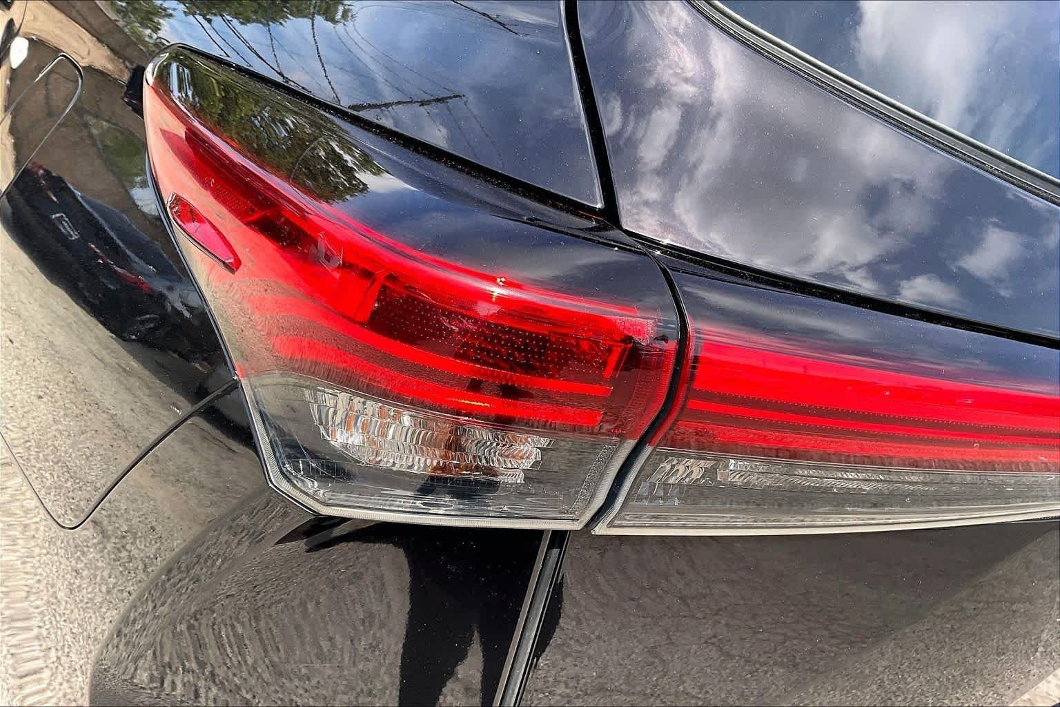 Used 2021 Opulent Amber Toyota Hybrid Platinum image 29