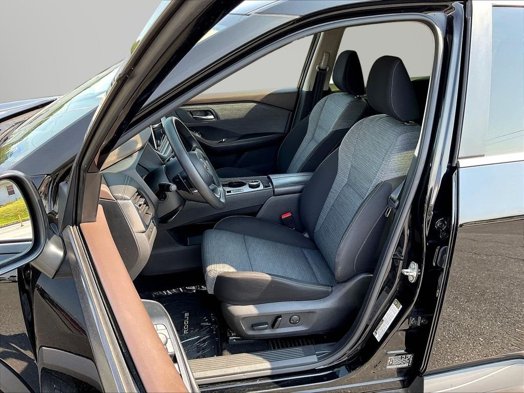 Used 2023 Black Nissan SV image 24
