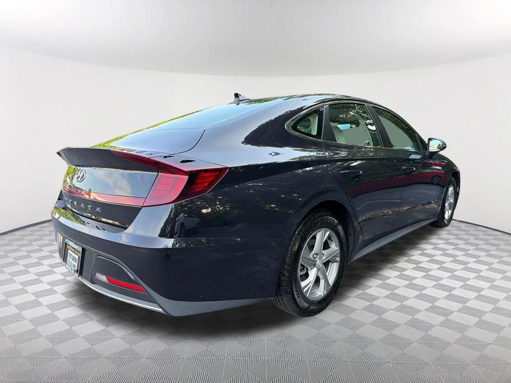 Used 2023 Blue Hyundai SE image 5