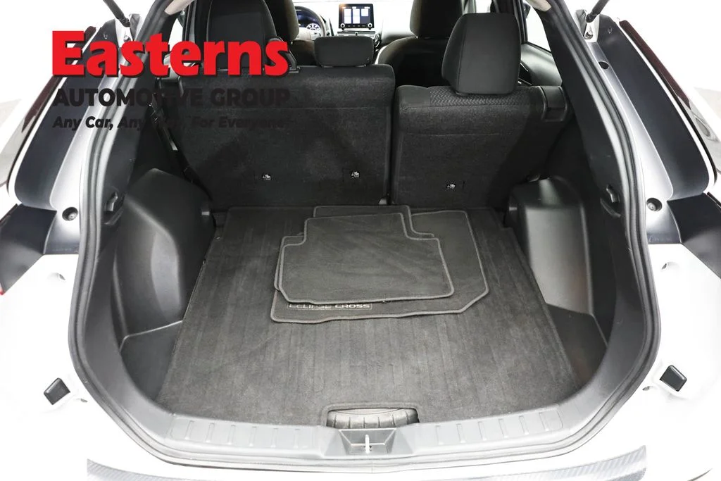 Used 2024 White Mitsubishi LE image 9