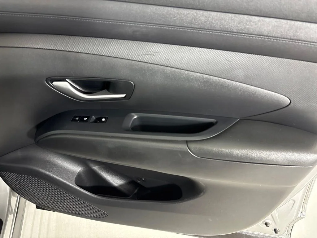 Used 2025 Silver Hyundai SEL image 17