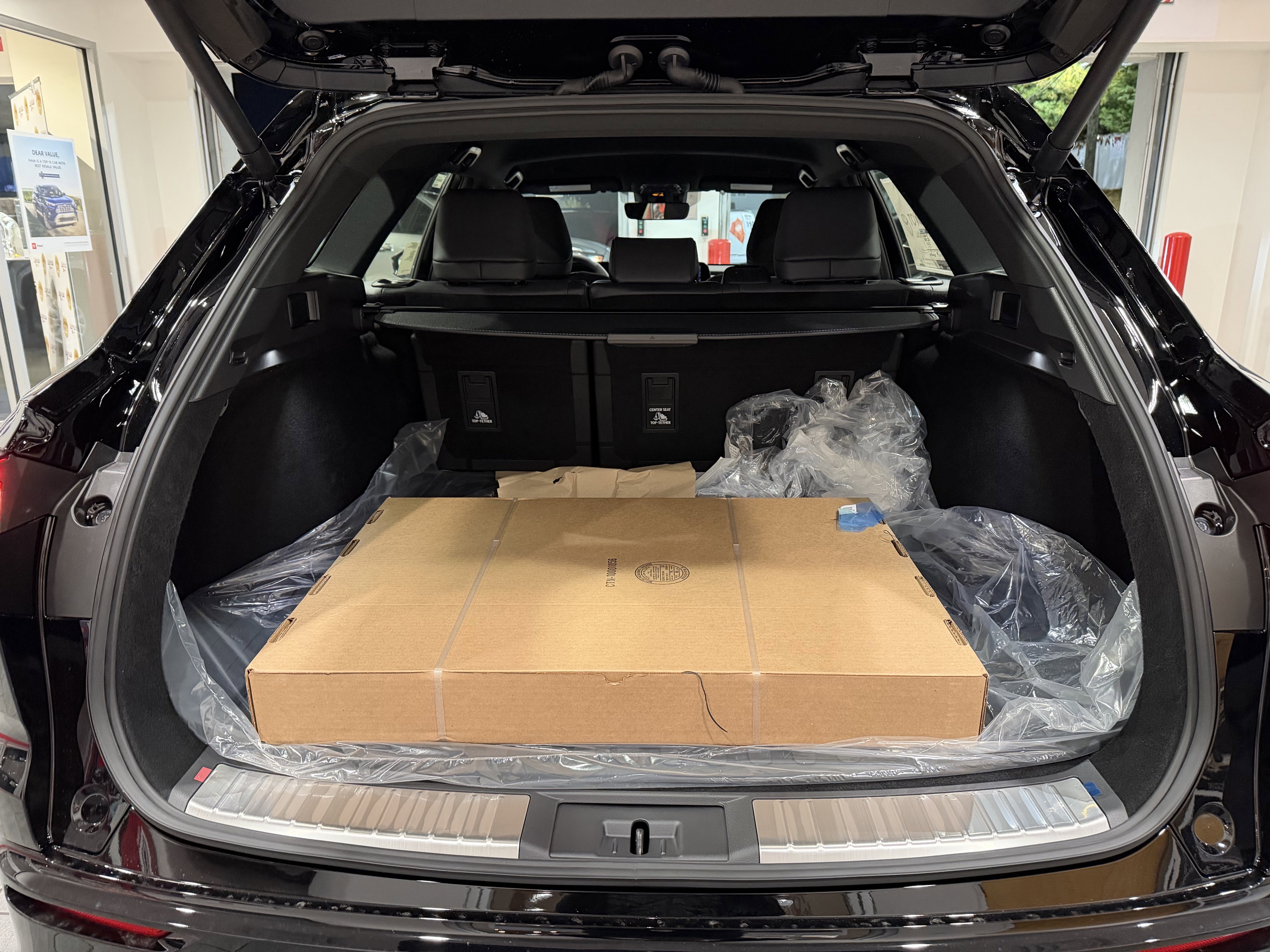 2025 Toyota Crown Signia XLE - Photo 32