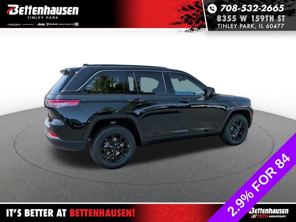New 2026 Diamond Black Crystal Pearl-Coat Exterior Paint Jeep Altitude image 6