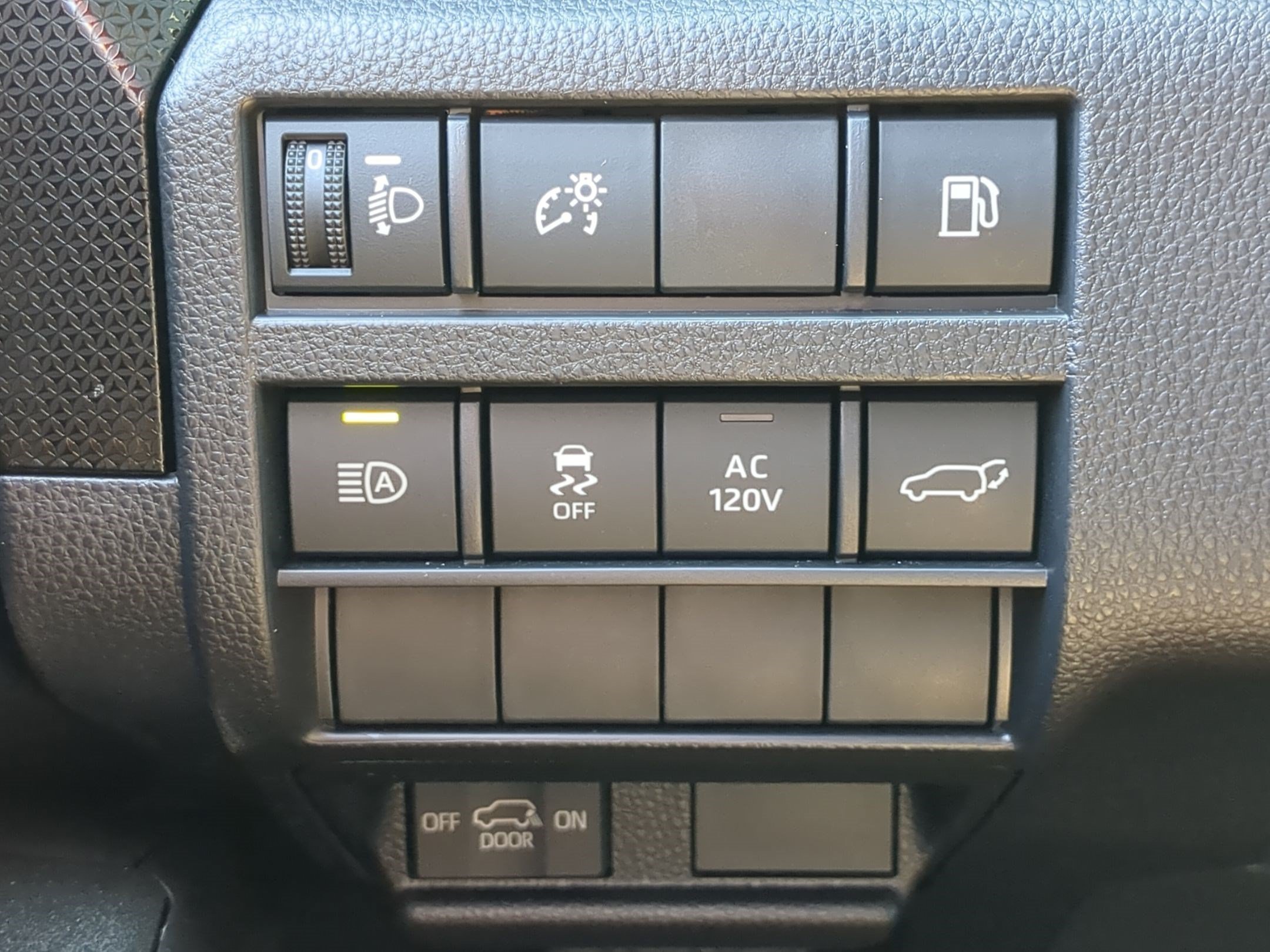 Used 2025 Underground Toyota Limited image 18