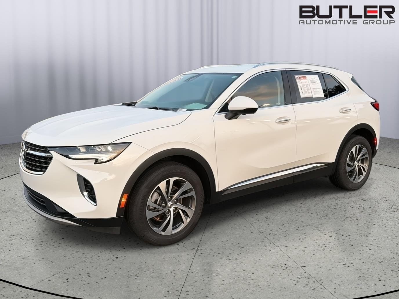 Used 2023 Summit White Buick Essence image 1