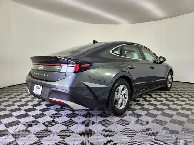 New 2026 Gray Hyundai SE image 5