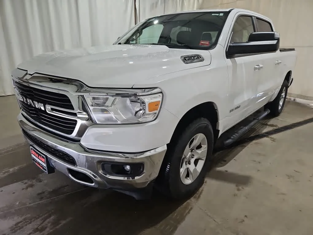 2019 RAM 1500 Big Horn/Lone Star 4x4 Crew Cab 5'7's photo